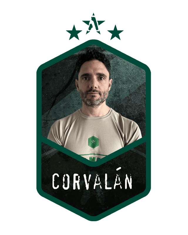 Emiliano Corvalán: creador, director e instructor del campamento militar Averno. Amplia experiencia como entrenador y coach motivacional.